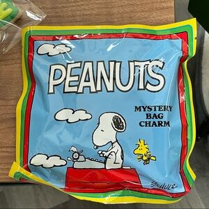 PEANUTS MYSTERY BAG PADDED DENIM CHARACTER BAG CHARMS